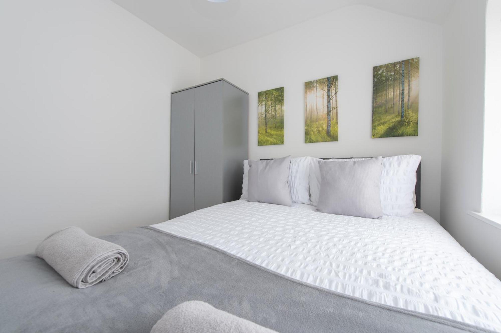 3 Bed House In Rochester 4 Beds Sleeps 7 Wainscot Extérieur photo