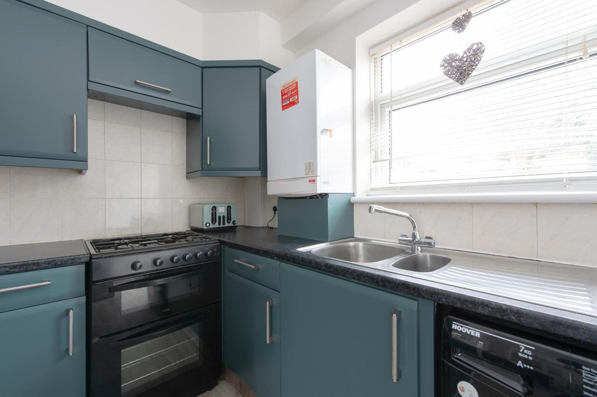 3 Bed House In Rochester 4 Beds Sleeps 7 Wainscot Extérieur photo
